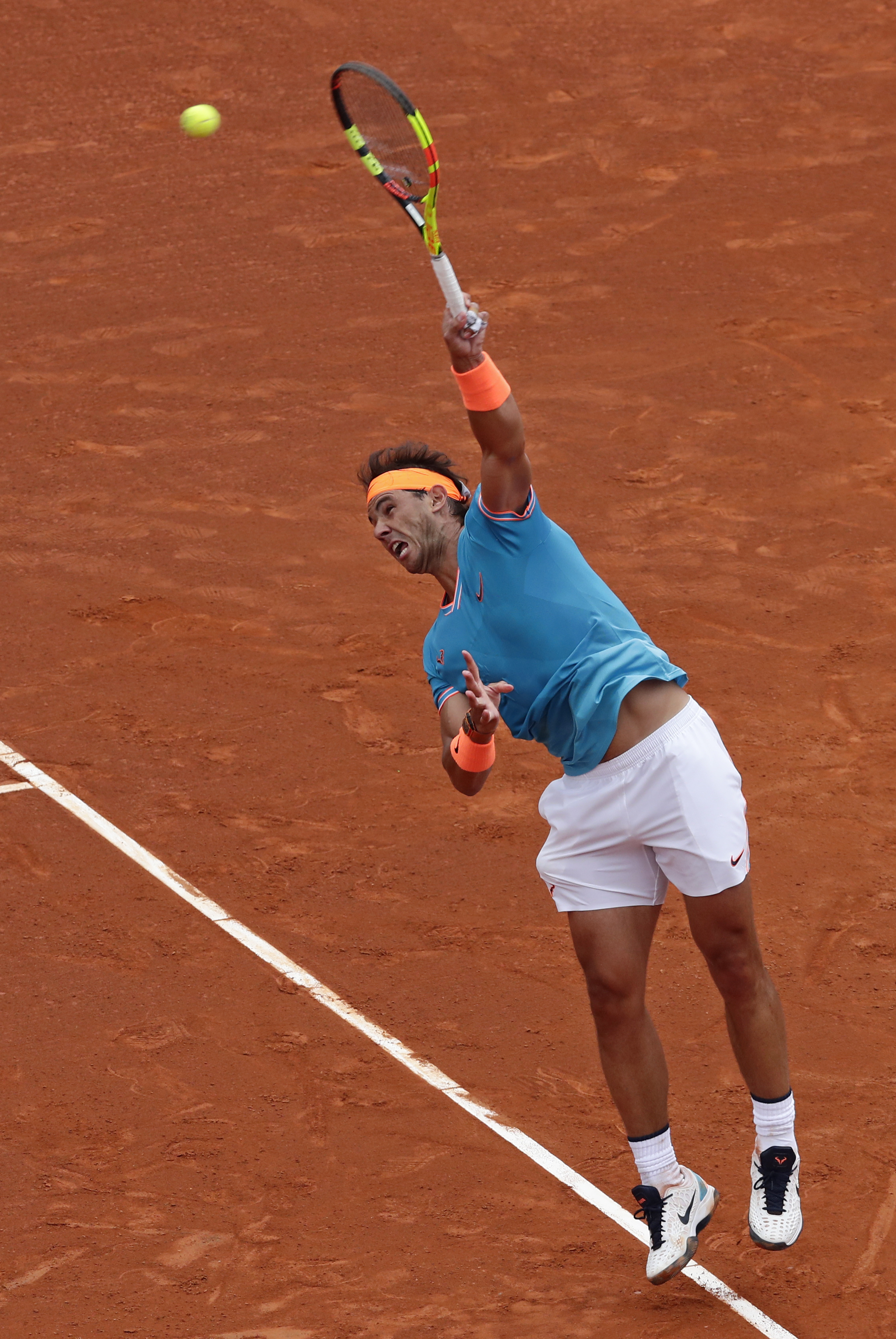 纳达尔重返赛场，爆冷首场状态出色，美国队观众沸腾！